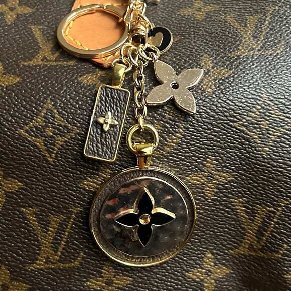 New RUSTIC CLOVER BAG CHARM, Brown Black and Gold Tone Charms - Picture 6 of 8